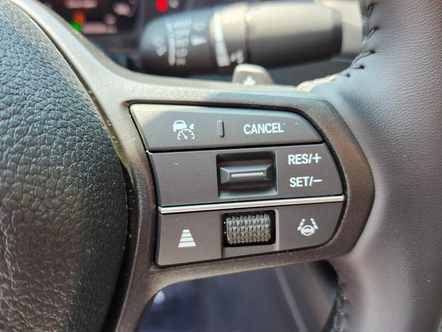Photo of 2025 Platinum White Pearl Honda Accord Hybrid