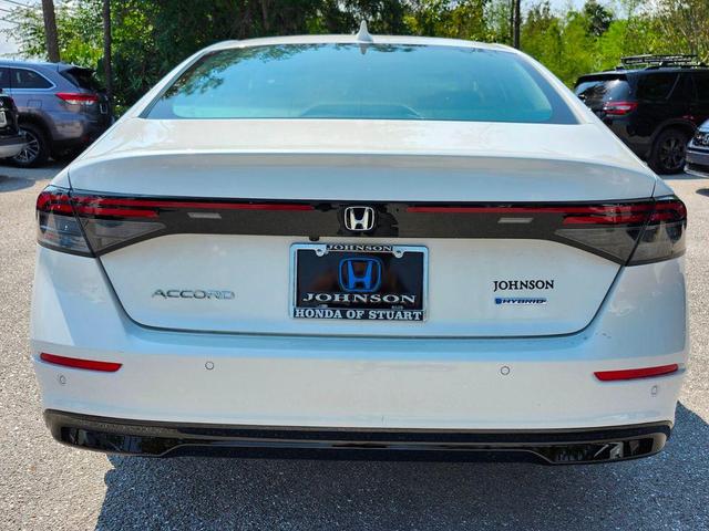 Photo of 2025 Platinum White Pearl Honda Accord Hybrid