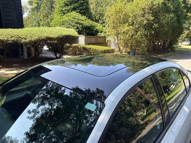 Photo of 2018 Pure White w/Black Roof Volkswagen Jetta