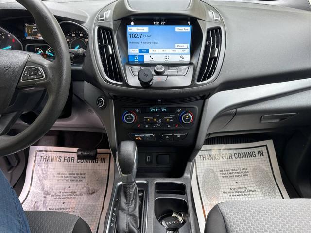 Photo of 2019 White Ford Escape