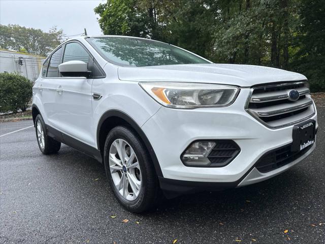 Photo of 2019 White Ford Escape