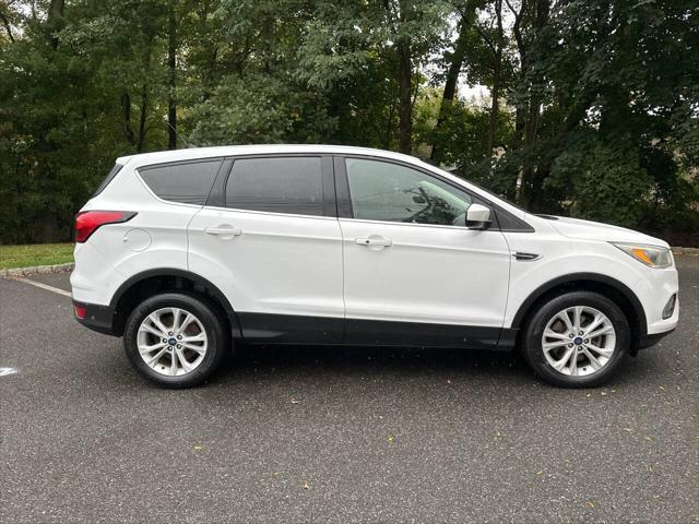 Photo of 2019 White Ford Escape