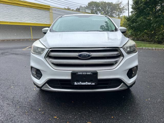 Photo of 2019 White Ford Escape