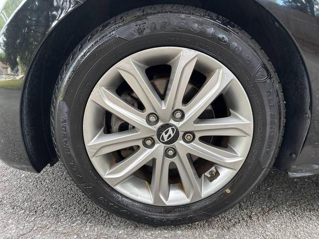 Photo of 2015 Black Hyundai ELANTRA