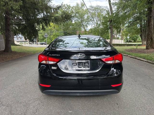 Photo of 2015 Black Hyundai ELANTRA