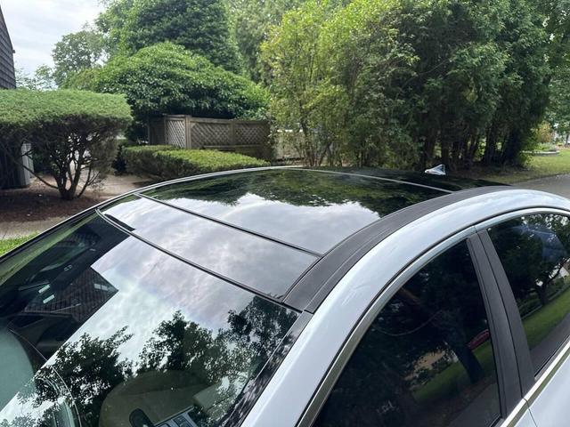 Photo of 2016 Casablanca White Hyundai Genesis