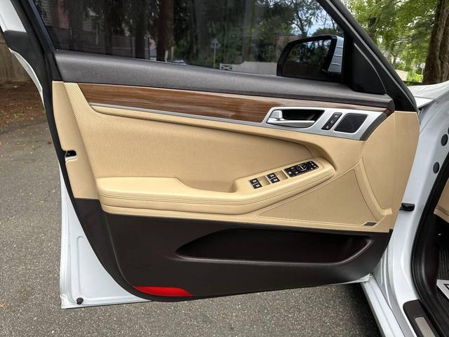 Photo of 2016 Casablanca White Hyundai Genesis