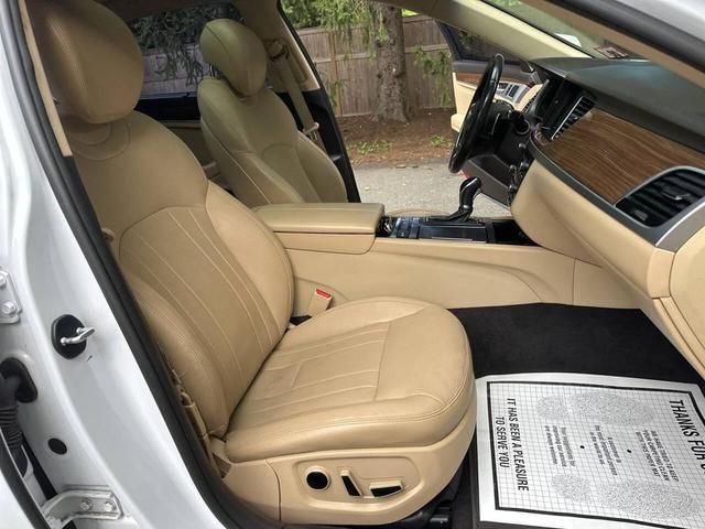 Photo of 2016 Casablanca White Hyundai Genesis