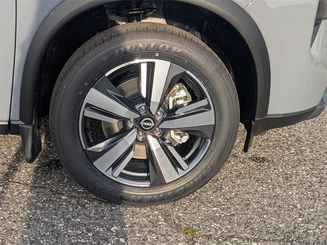 Photo of 2025 Gray Nissan Rogue