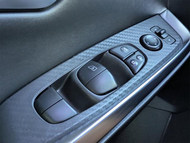 Photo of 2023 Super Black Nissan Sentra