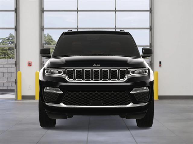 Photo of 2025 Diamond Black Crystal Pearlcoat Jeep Grand Cherokee