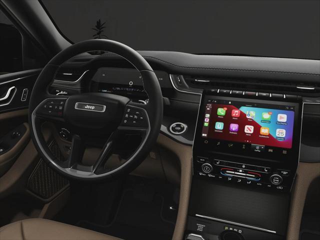 Photo of 2025 Diamond Black Crystal Pearlcoat Jeep Grand Cherokee