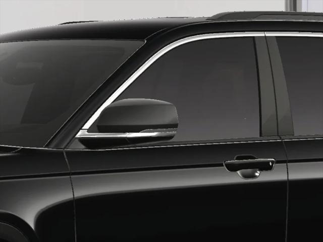 Photo of 2025 Diamond Black Crystal Pearlcoat Jeep Grand Cherokee