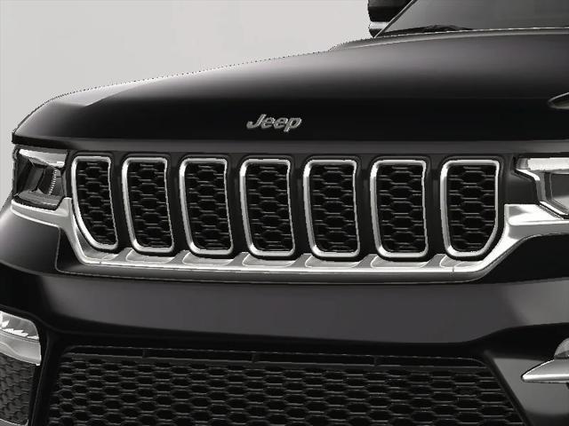 Photo of 2025 Diamond Black Crystal Pearlcoat Jeep Grand Cherokee