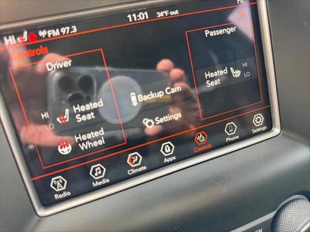 Photo of 2021 Diamond Black Crystal Pearlcoat Jeep Grand Cherokee