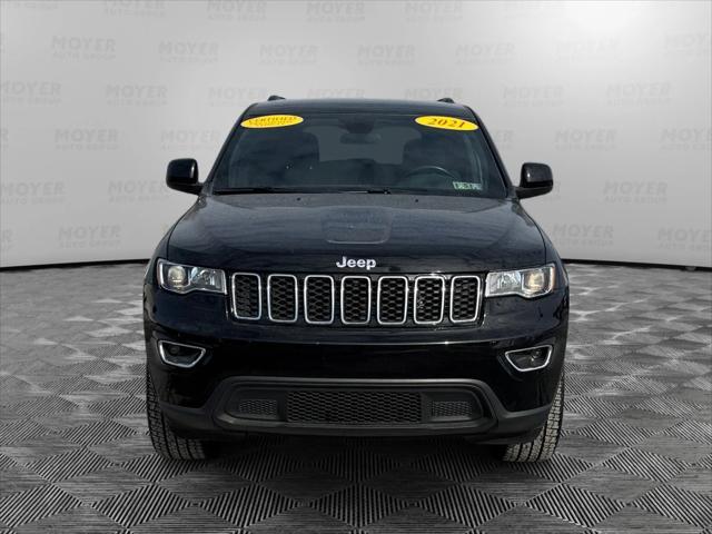 Photo of 2021 Diamond Black Crystal Pearlcoat Jeep Grand Cherokee