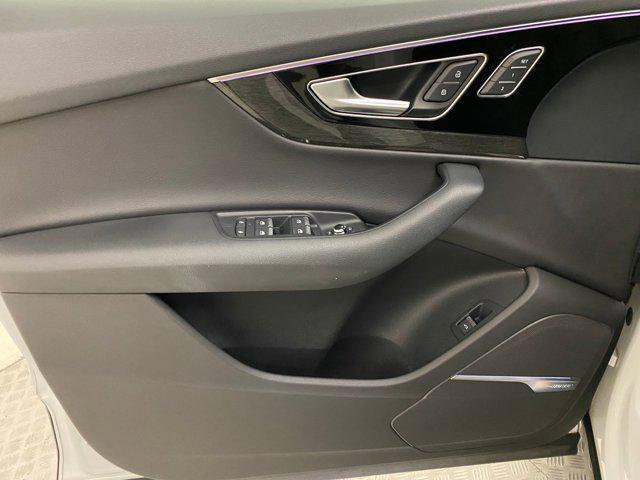 Photo of 2018 White Audi Q7