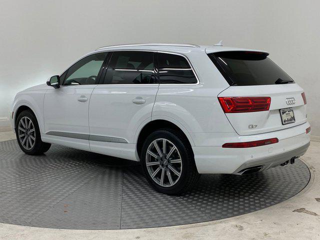 Photo of 2018 White Audi Q7