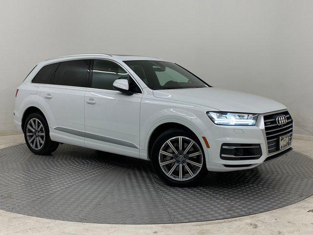 Photo of 2018 White Audi Q7