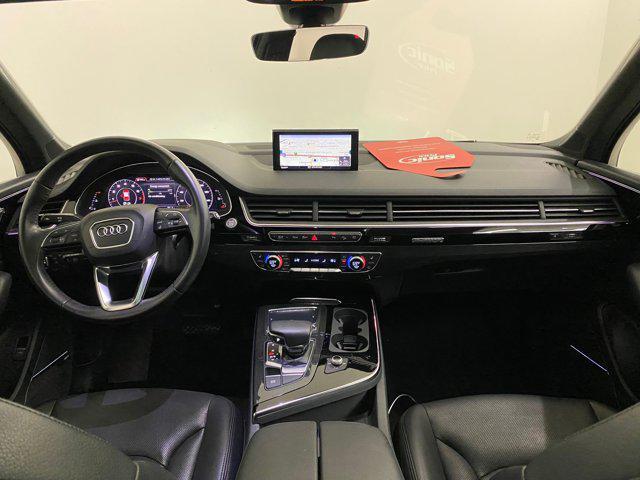 Photo of 2018 White Audi Q7
