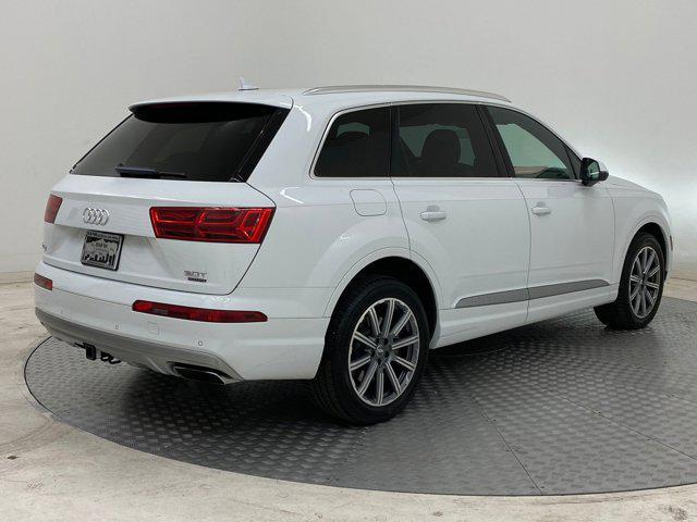 Photo of 2018 White Audi Q7