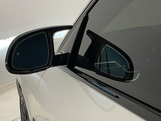 Photo of 2025 Mineral White Metallic BMW X5