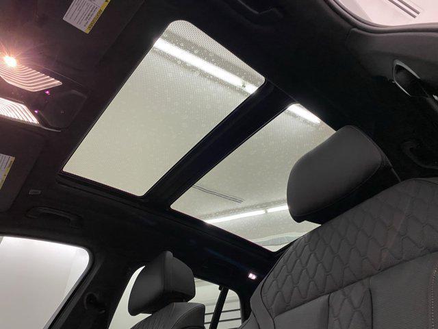 Photo of 2025 Mineral White Metallic BMW X5