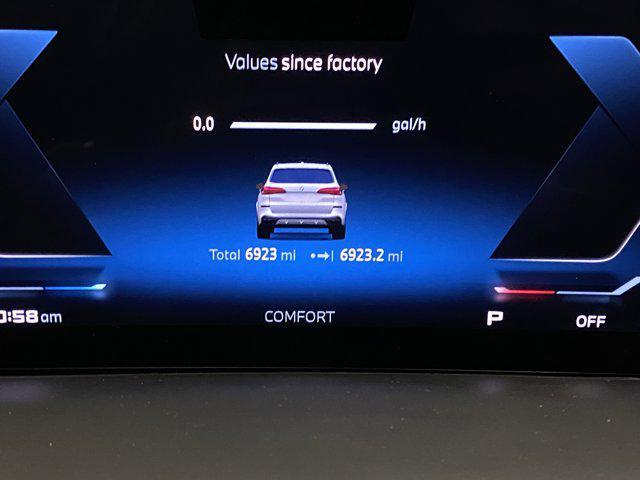 Photo of 2025 Mineral White Metallic BMW X5