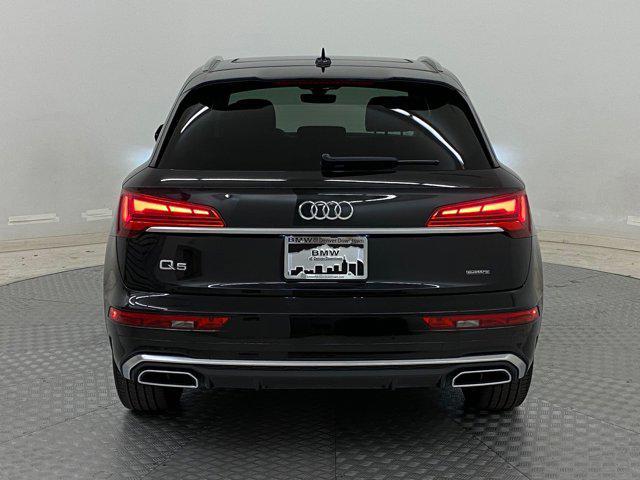 Photo of 2023 Mythos Black Metallic Audi Q5