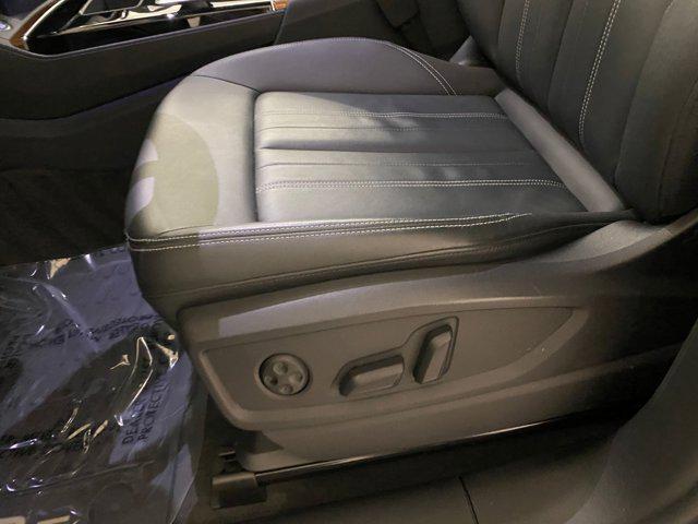 Photo of 2023 Mythos Black Metallic Audi Q5