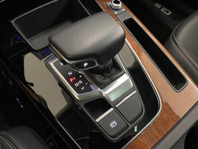 Photo of 2023 Mythos Black Metallic Audi Q5