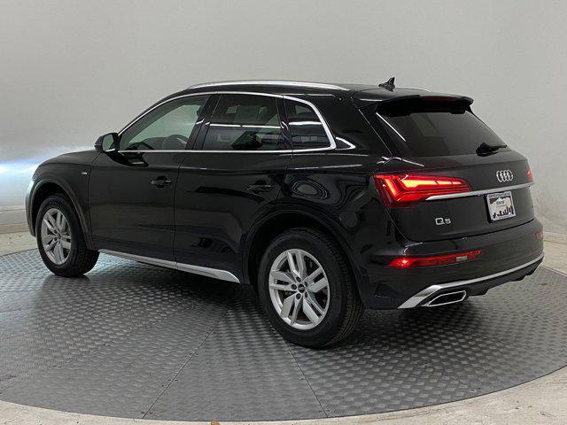 Photo of 2023 Mythos Black Metallic Audi Q5