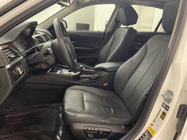Photo of 2014 White BMW 328
