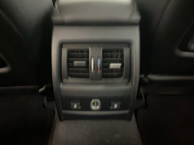 Photo of 2014 White BMW 328
