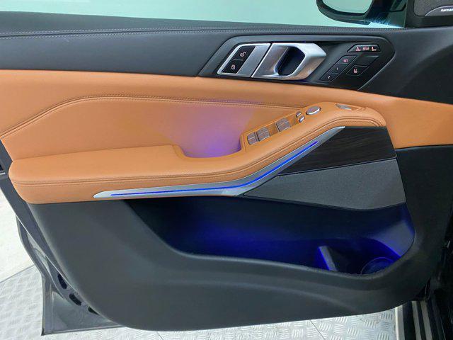 Photo of 2024 Carbon Black Metallic BMW X7