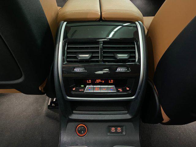 Photo of 2024 Carbon Black Metallic BMW X7