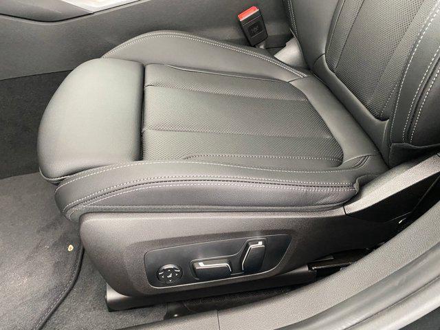 Photo of 2025 Black Sapphire Metallic BMW 330