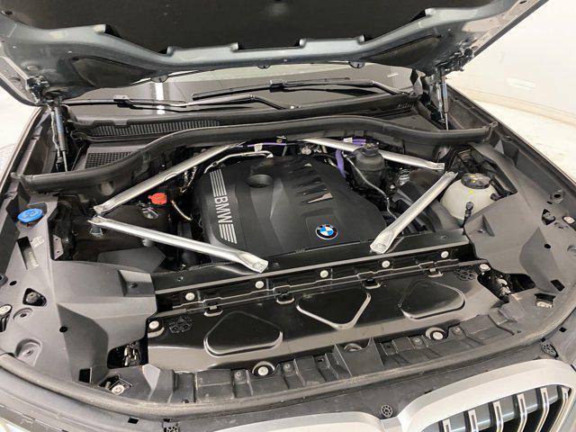 Photo of 2024 Gray BMW X7