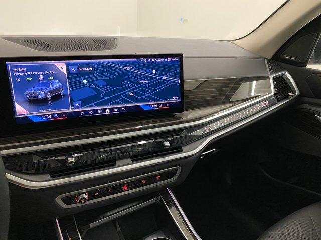 Photo of 2024 Gray BMW X7