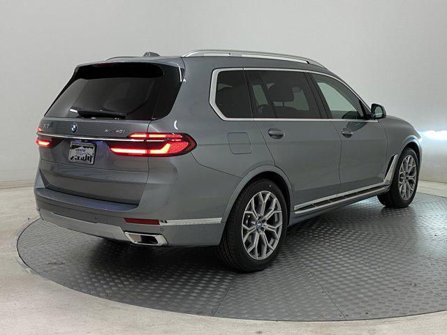 Photo of 2024 Gray BMW X7