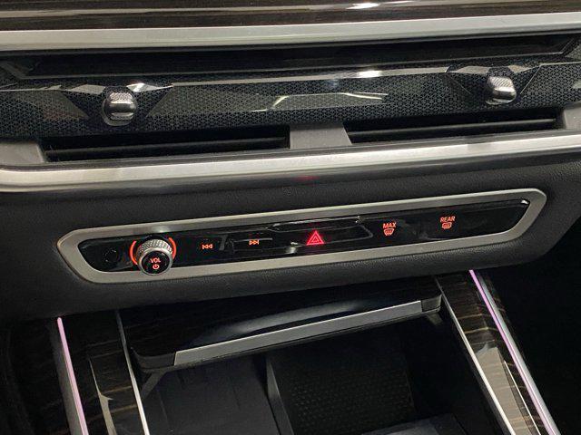 Photo of 2024 Gray BMW X7
