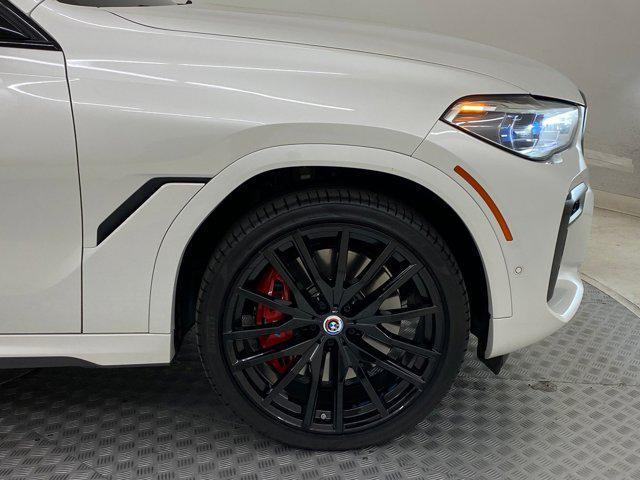 Photo of 2023 Mineral White Metallic BMW X6