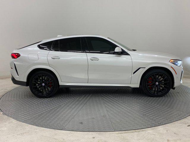 Photo of 2023 Mineral White Metallic BMW X6