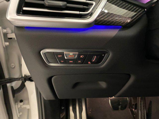 Photo of 2023 Mineral White Metallic BMW X6