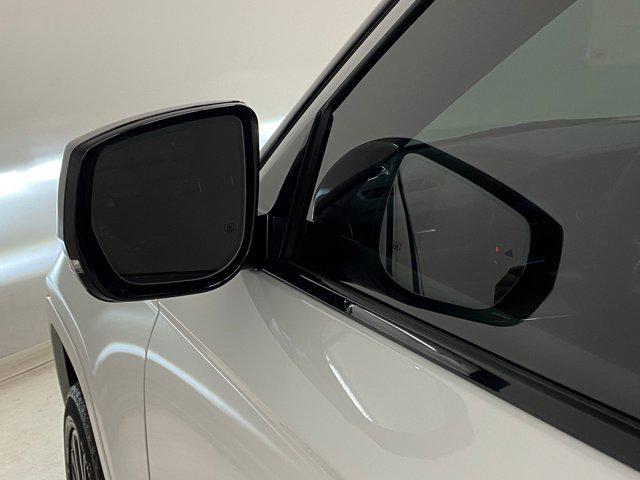 Photo of 2025 Bright White Clearcoat Jeep Grand Cherokee L