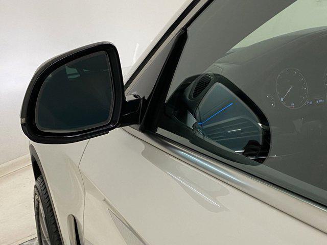 Photo of 2018 Mineral White Metallic BMW X6