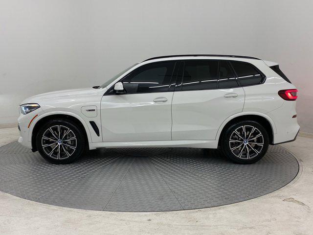 Photo of 2022 Alpine White BMW X5 PHEV