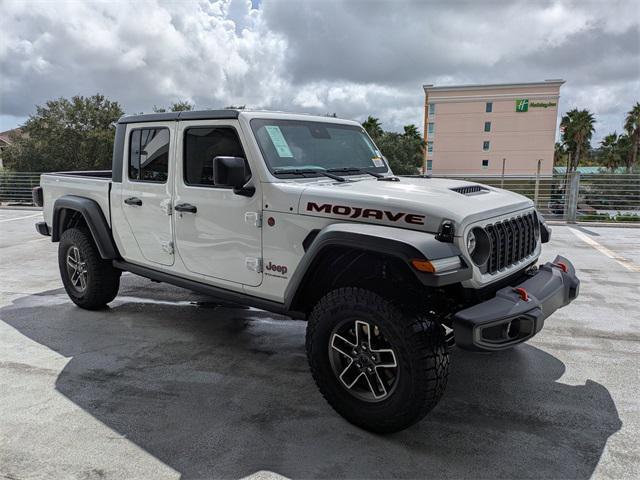 Photo of 2025 Bright White Clearcoat Jeep Gladiator