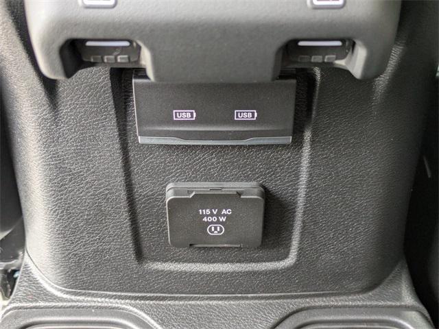 Photo of 2025 Bright White Clearcoat Jeep Gladiator