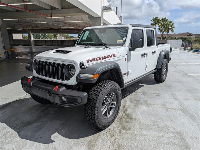 Photo of 2025 Bright White Clearcoat Jeep Gladiator